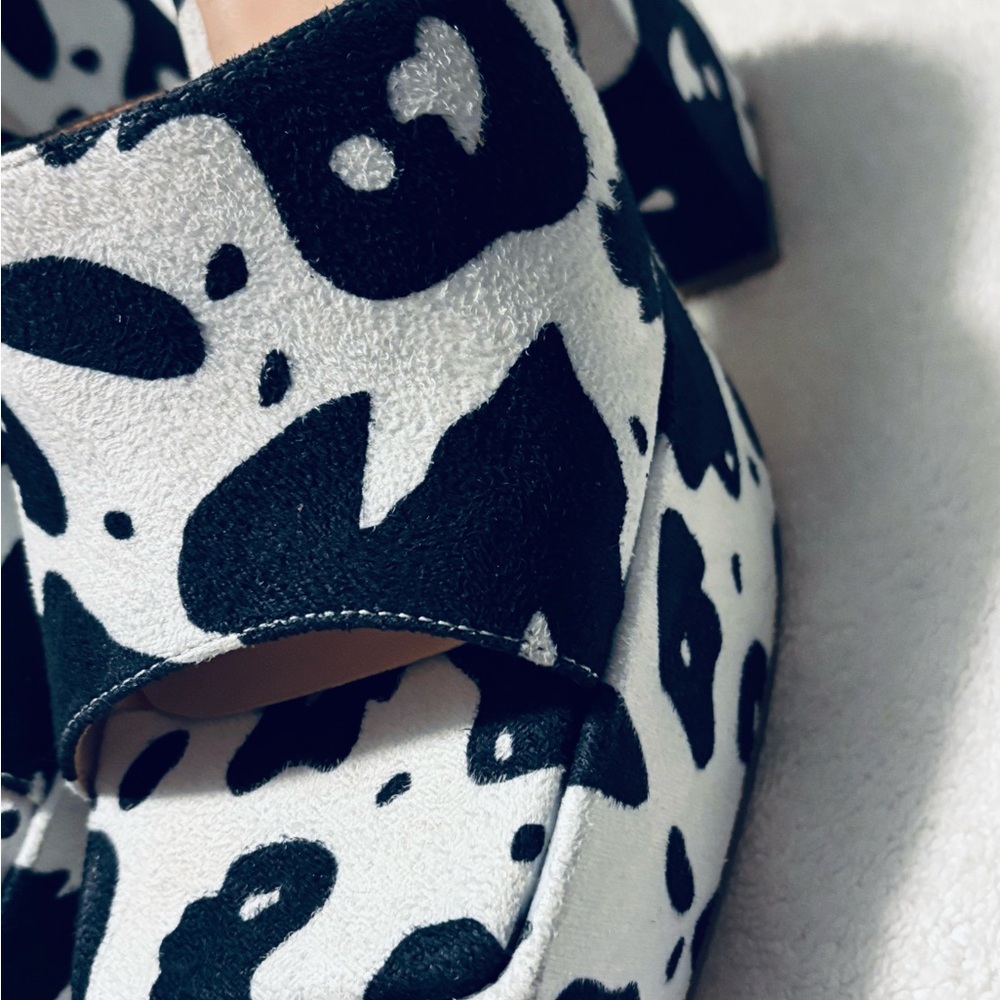 Brand New Amazing Holstein Cow Style Heels By MATA - Size 5.5 - box 16 - Picture 4 of 7